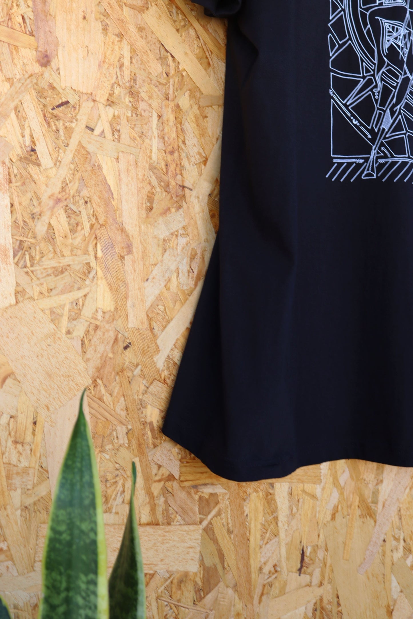 Chaos Print Black Tee