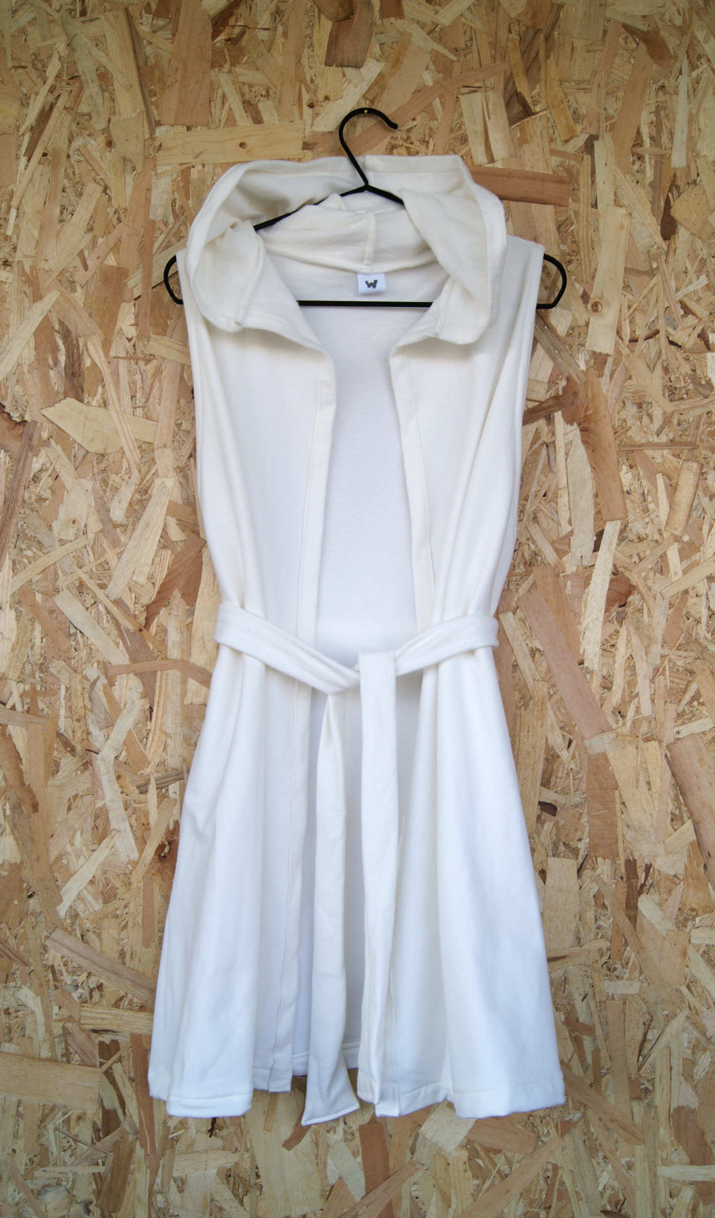 The Sleeveless Jacket - White