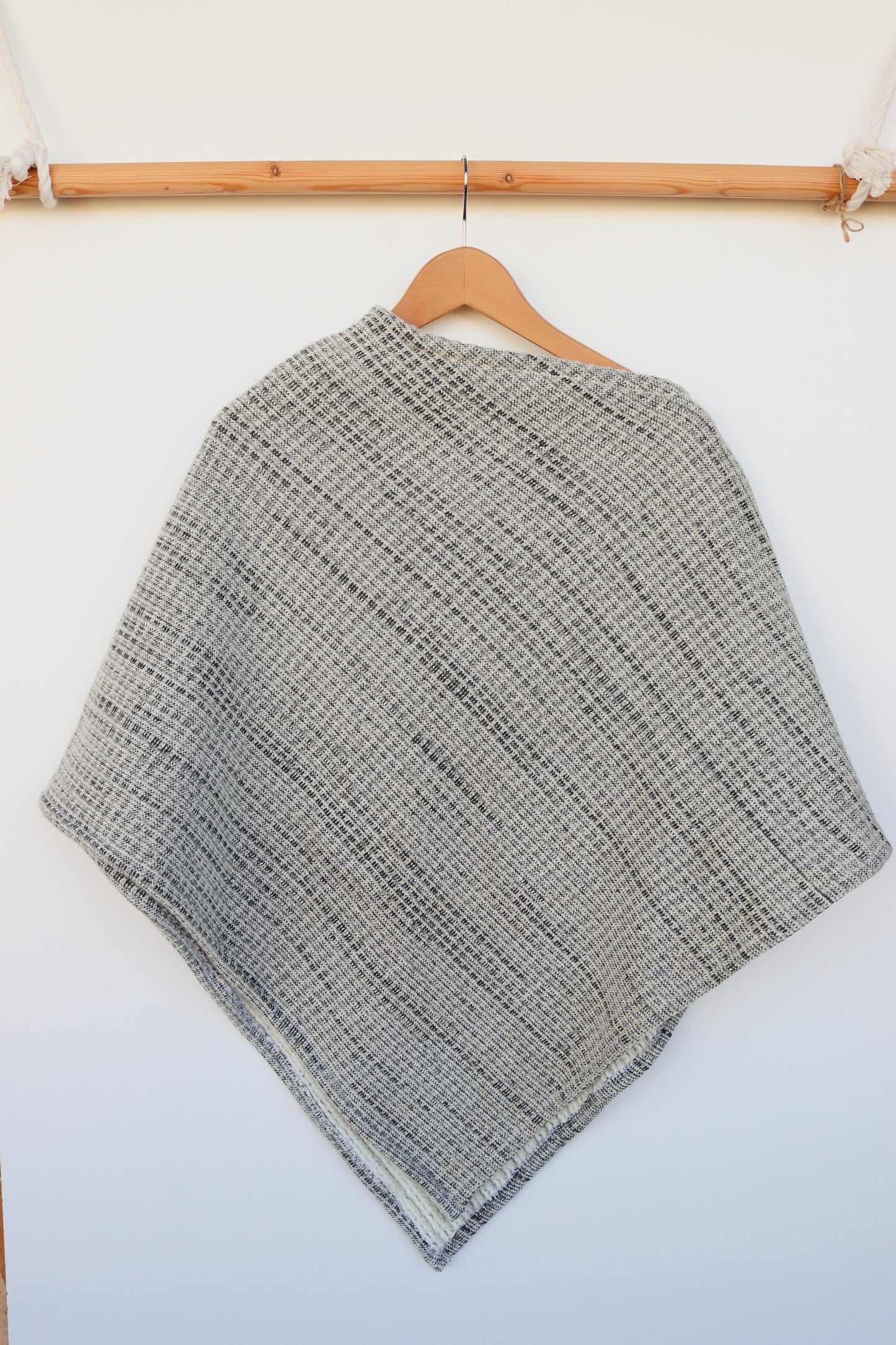 Women's Poncho - Cozy Elegance